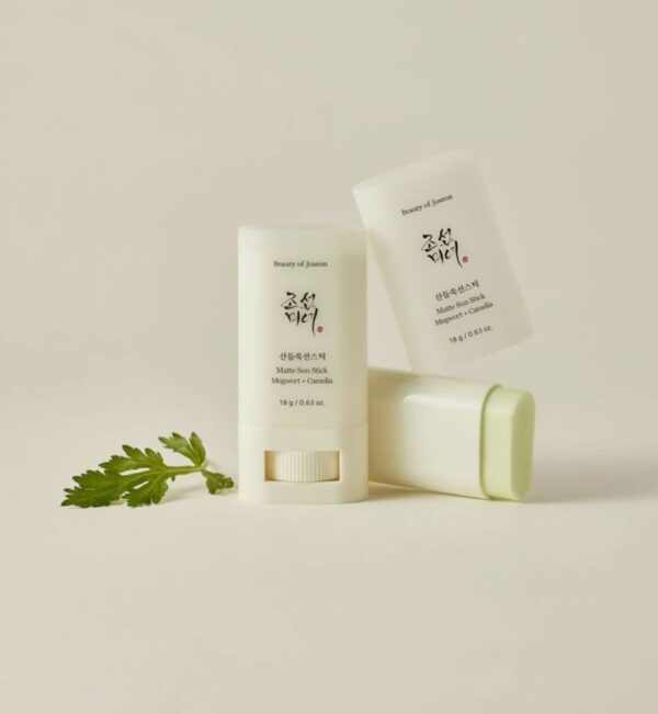 ضدآفتاب استیکی مناسب پوست چرب بیوتی آف جوسان SPF50 - Image 2