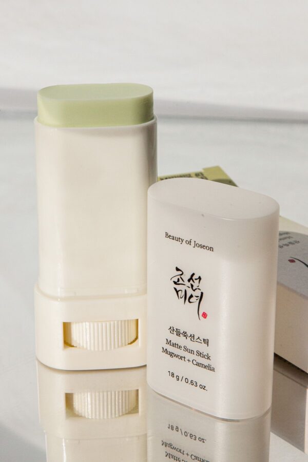 ضدآفتاب استیکی مناسب پوست چرب بیوتی آف جوسان SPF50 - Image 3