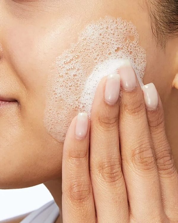 فوم شستشوی صورت سراوی Cerave – مخصوص پوست نرمال و چرب  حجم ۴۷۳ میل - Image 2
