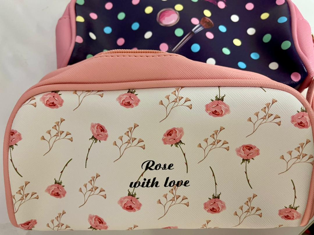 کیف آرایشی رنگی